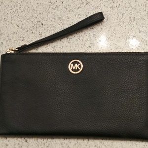 "Michael Kors" XL Black Leather Fulton Wristlet